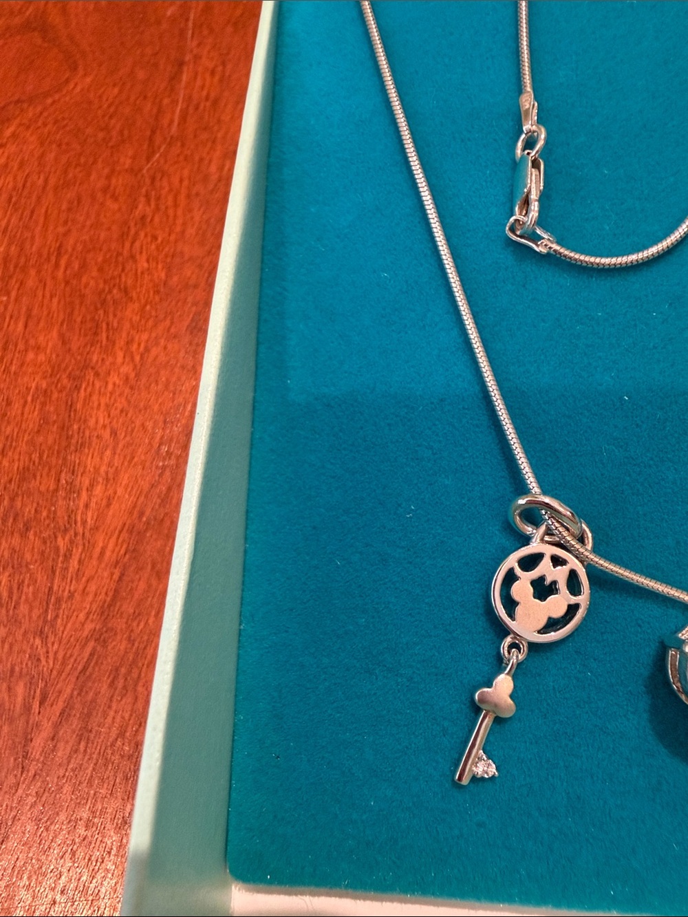 Disney 925 Silver large Crystal Mickey Head Necklace with Key Charm - Picture 2 of 8